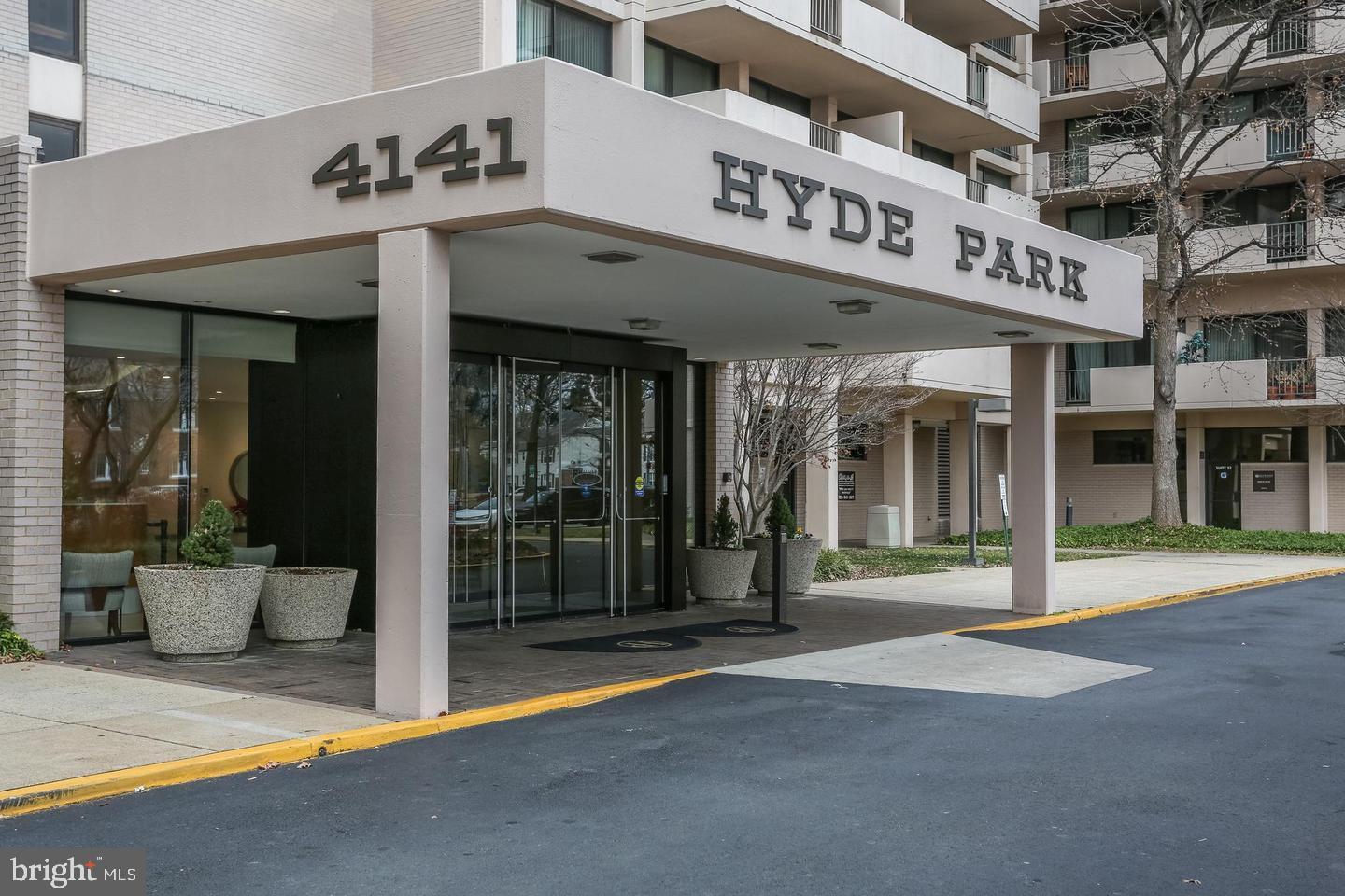 4141 North Henderson Road, Unit 601 Arlington, VA 22203 - Photo 16 of 24 Main Entrance