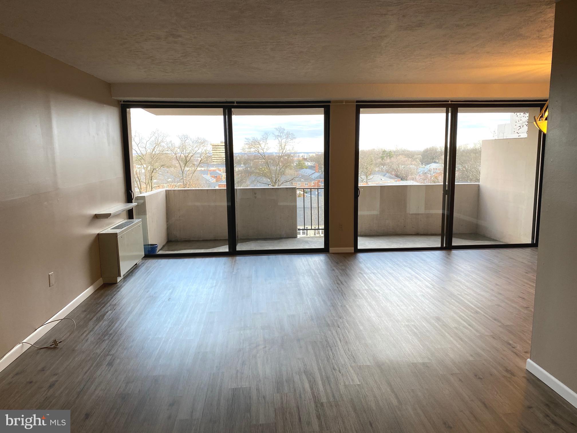 4141 North Henderson Road, Unit 601 Arlington, VA 22203 - Photo 6 of 24 Living Room