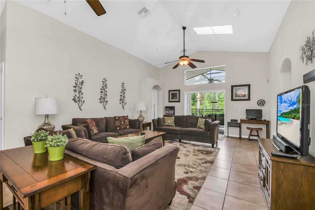 2551 Oneida Loop Kissimmee, FL 34747 - Photo 16 of 44 Gallery Image 16