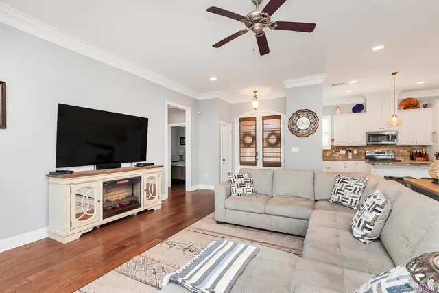 $304,900 | 473 Lakeshore Drive, Oscar, LA 70762