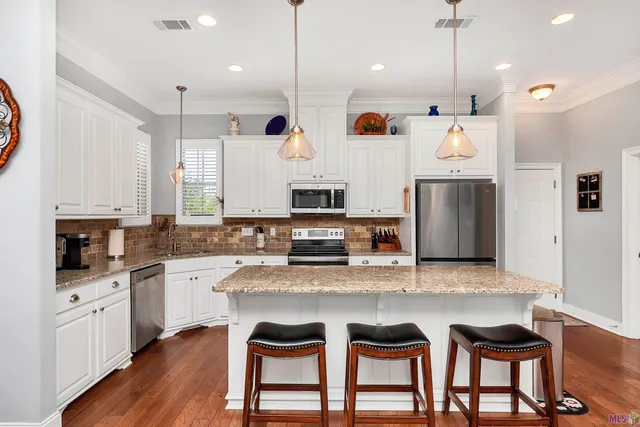 $304,900 | 473 Lakeshore Drive, Oscar, LA 70762