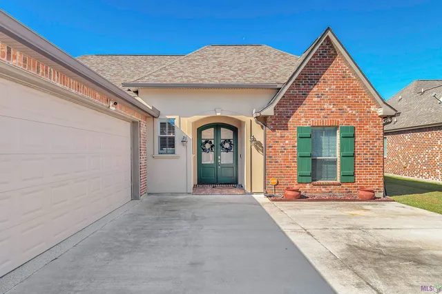 $304,900 | 473 Lakeshore Drive, Oscar, LA 70762