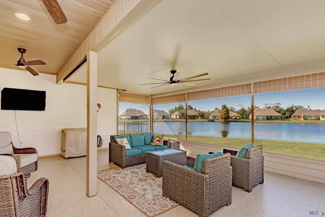 $304,900 | 473 Lakeshore Drive, Oscar, LA 70762