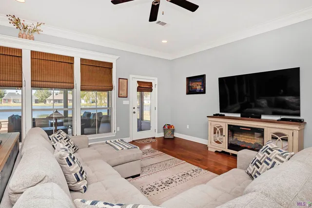 $304,900 | 473 Lakeshore Drive, Oscar, LA 70762