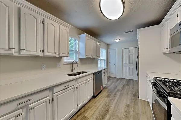 $2,125 | 607 River Bend Circle, Smyrna, GA 30082