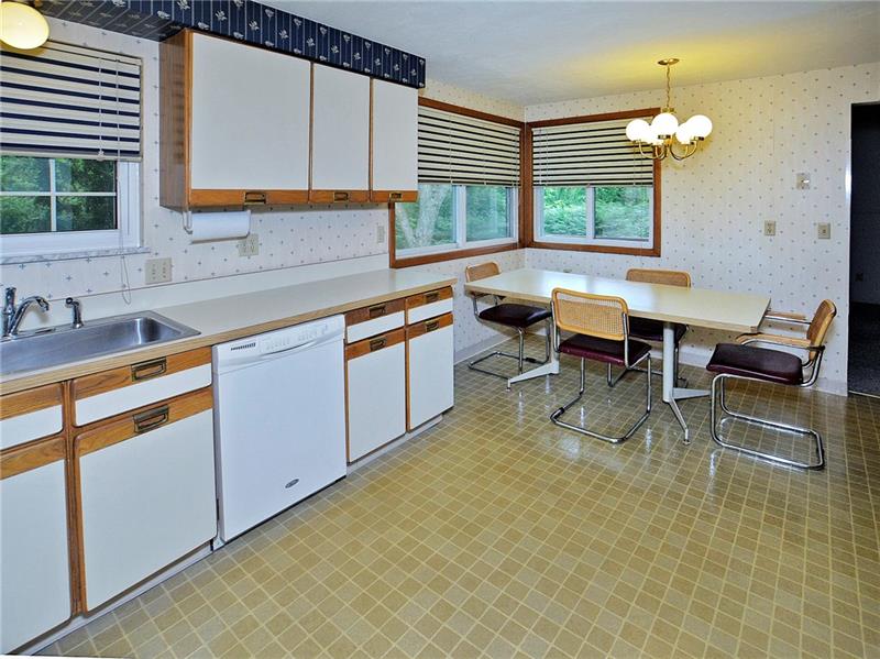 911 Harvard Road Monroeville, PA 15146 - Photo 4 of 25 Gallery Image 4