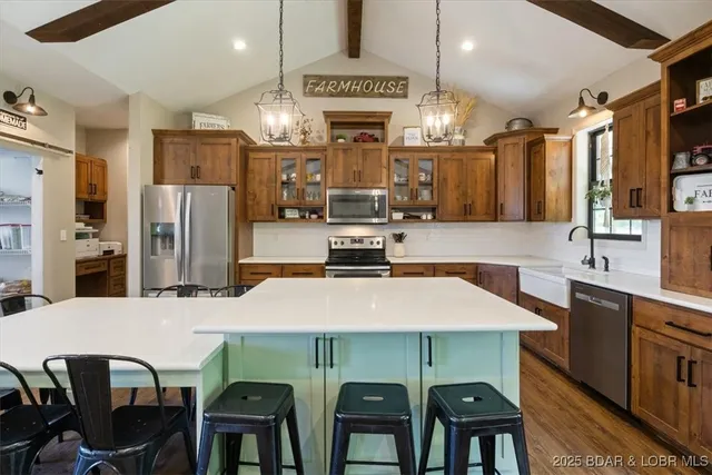 $479,000 | 105 Oak Hill Road, Eldon, MO 65026