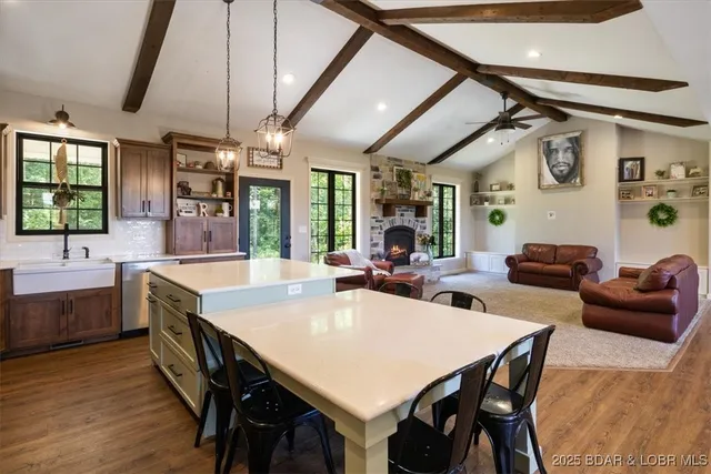 $479,000 | 105 Oak Hill Road, Eldon, MO 65026