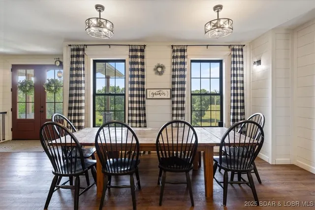 $479,000 | 105 Oak Hill Road, Eldon, MO 65026