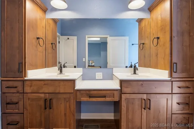 $479,000 | 105 Oak Hill Road, Eldon, MO 65026