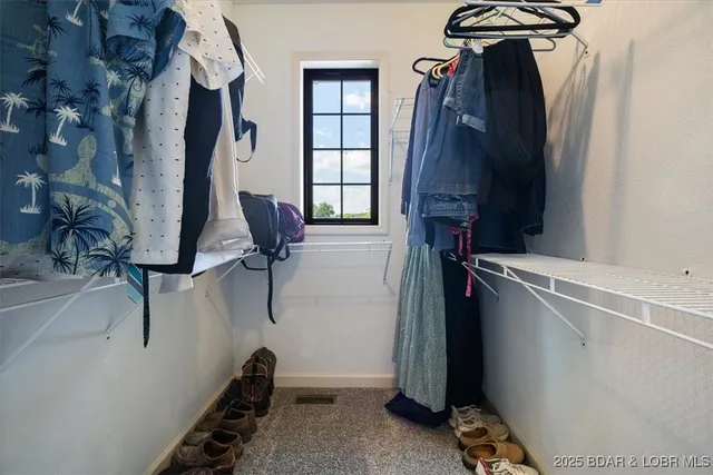 $479,000 | 105 Oak Hill Road, Eldon, MO 65026