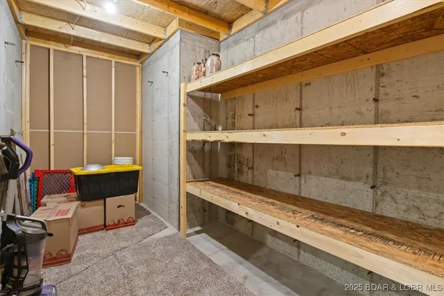 $479,000 | 105 Oak Hill Road, Eldon, MO 65026