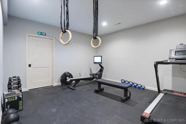 $479,000 | 105 Oak Hill Road, Eldon, MO 65026