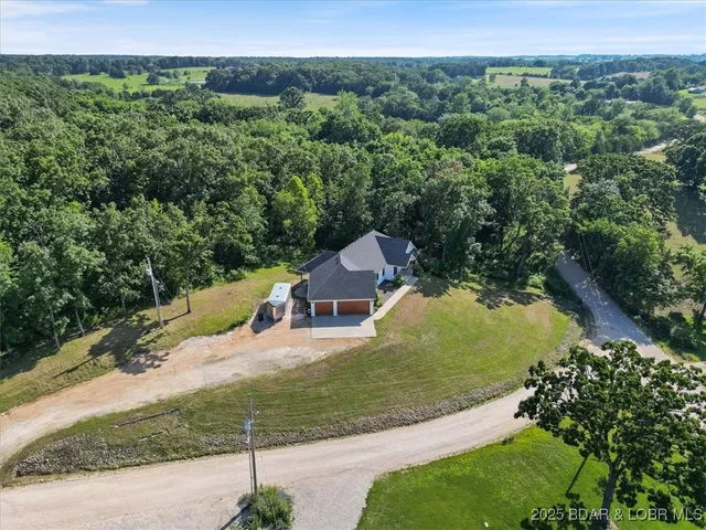 $479,000 | 105 Oak Hill Road, Eldon, MO 65026