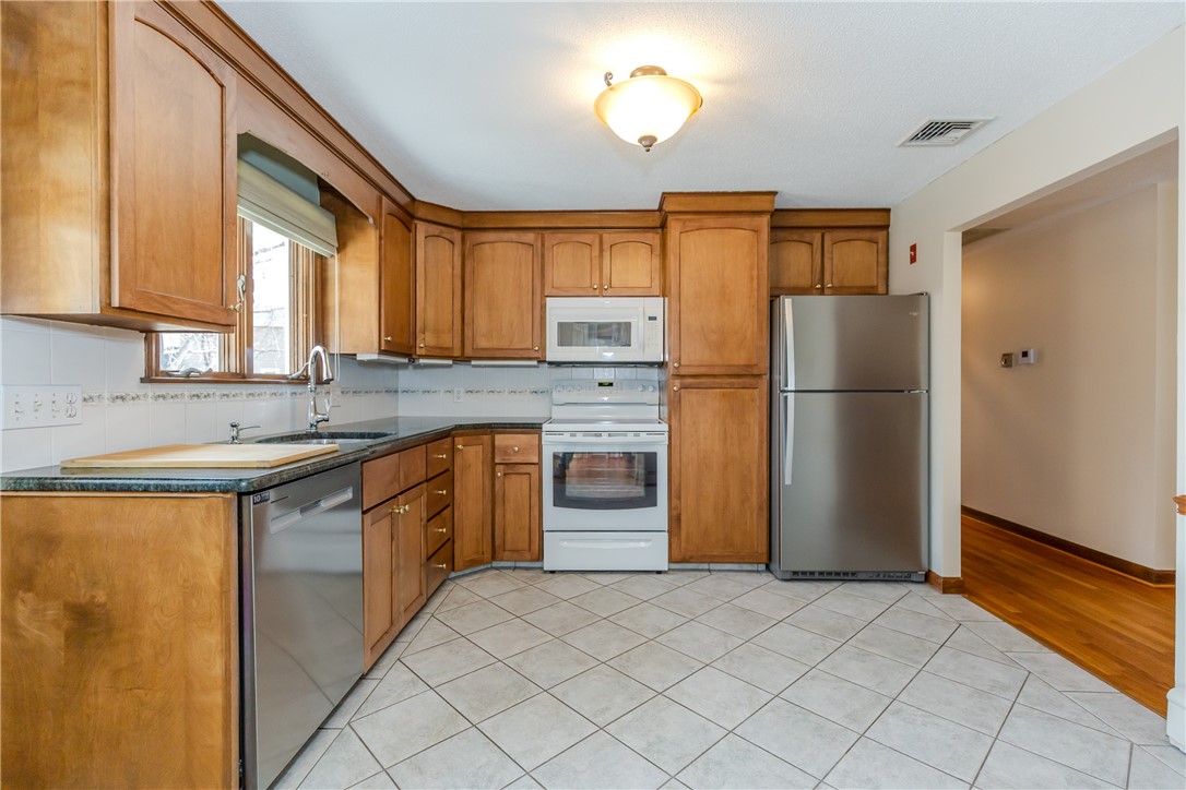 15 Gilfillan Road North Smithfield, RI 02896 - Photo 7 of 28 Gallery Image 7
