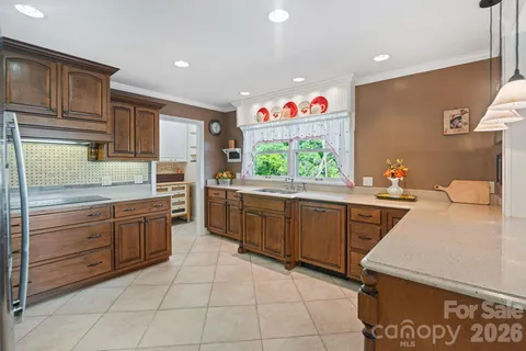 $1,299,900 | 6296 Southlake Drive, Hickory, NC 28601