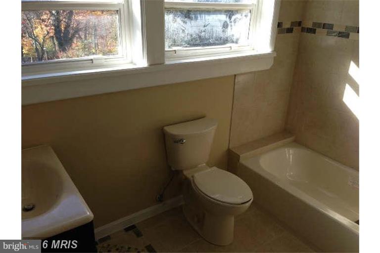 3719 Nortonia Road Baltimore, MD 21216 - Photo 6 of 11 Bath