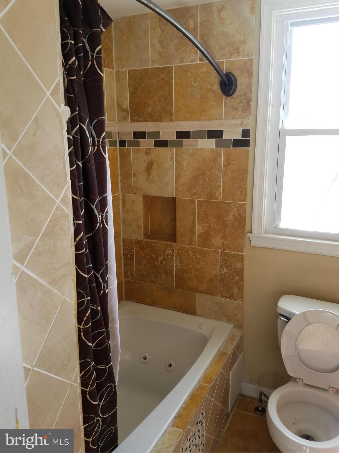 3719 Nortonia Road Baltimore, MD 21216 - Photo 9 of 11 Bath2