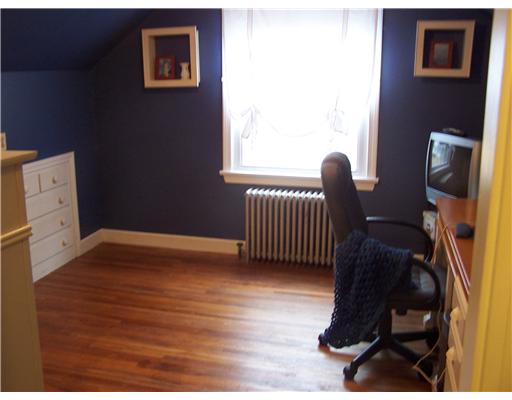 71 Greylock Road Bristol, RI 02809 - Photo 11 of 11 Computer Room.