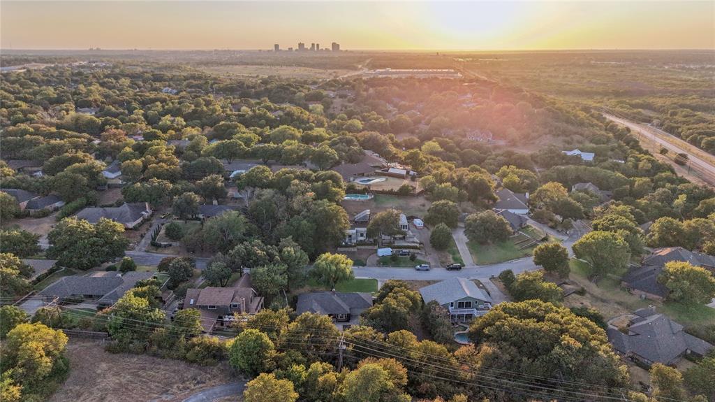 257 Willow Ridge Road Fort Worth, TX 76103 - Photo 28 of 29 Just 10 minutes to downtown Ft. Worth