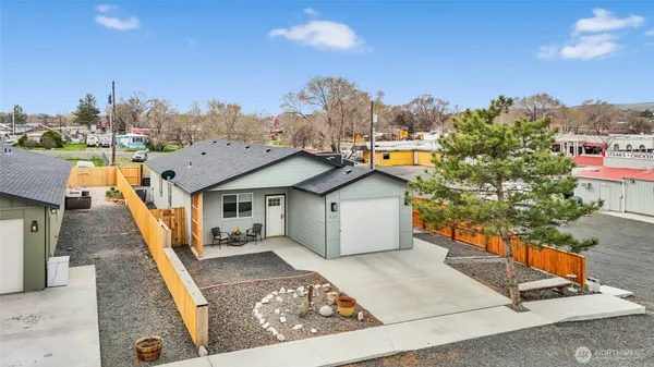 $369,000 | 423 2nd Avenue Southeast, Soap Lake, WA 98851