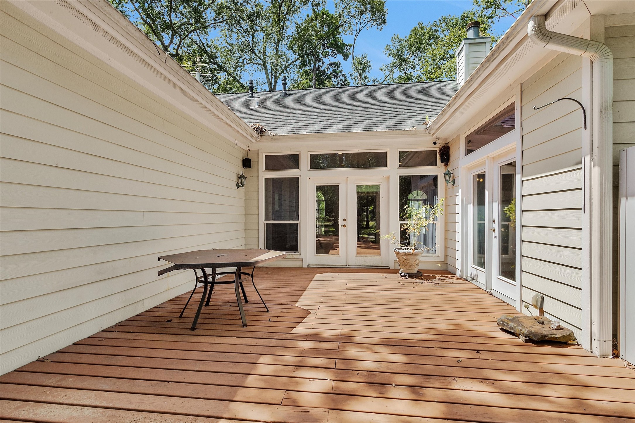 10331 Iron Ore Road Conroe, TX 77303 - Photo 31 of 47 Great space for relaxing or entertaining.