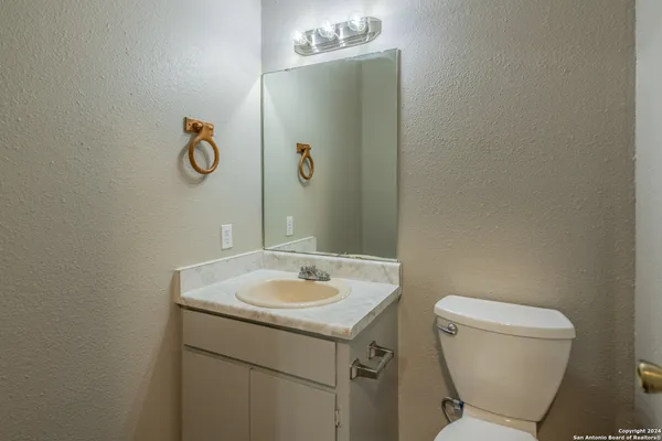 $1,100 | 554 Dukeway, Unit 1, Universal City, TX 78148