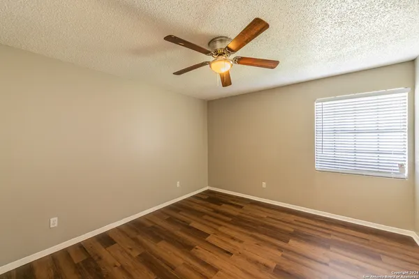 $1,100 | 554 Dukeway, Unit 1, Universal City, TX 78148