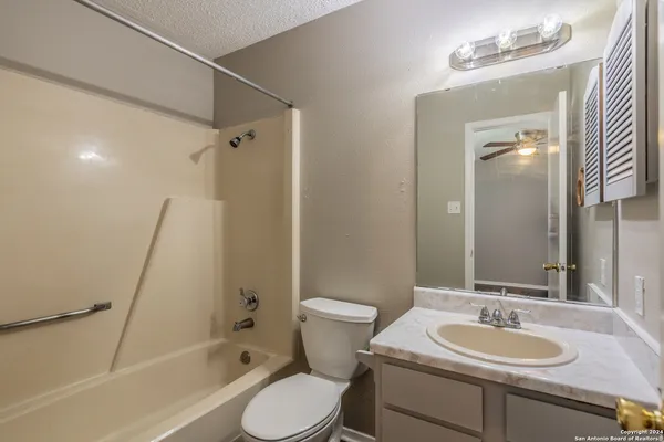 $1,100 | 554 Dukeway, Unit 1, Universal City, TX 78148
