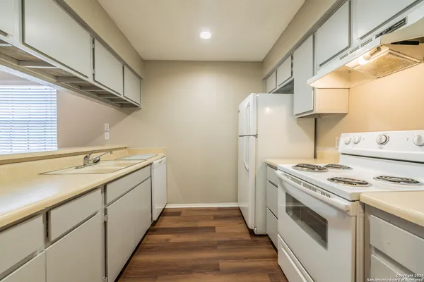 $1,100 | 554 Dukeway, Unit 1, Universal City, TX 78148