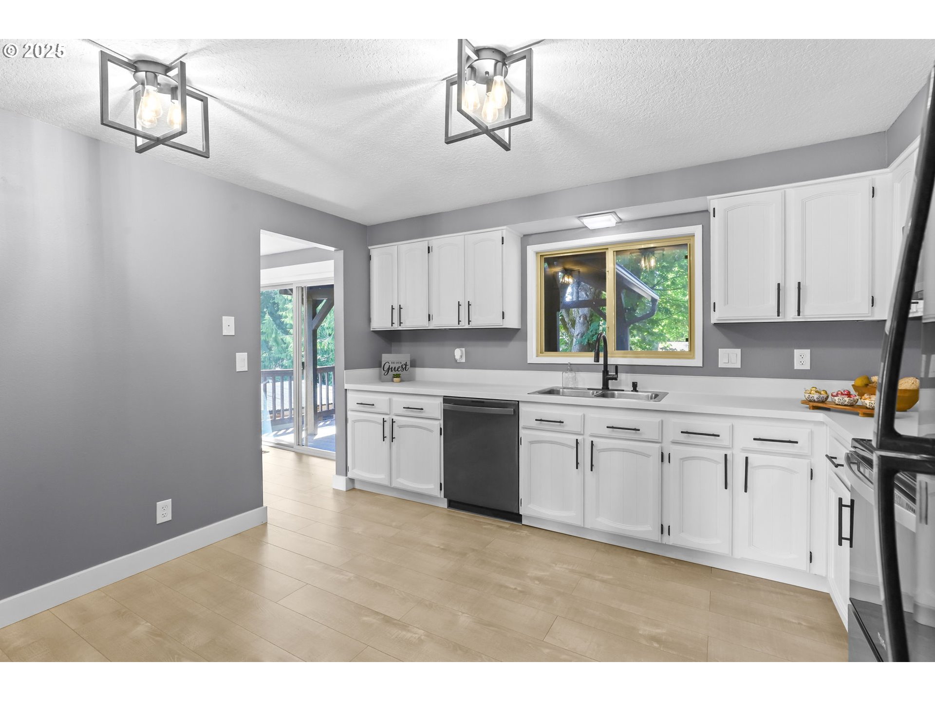 3820 Southwest 3rd Street Gresham, OR 97030 - Photo 13 of 48 Kitchen