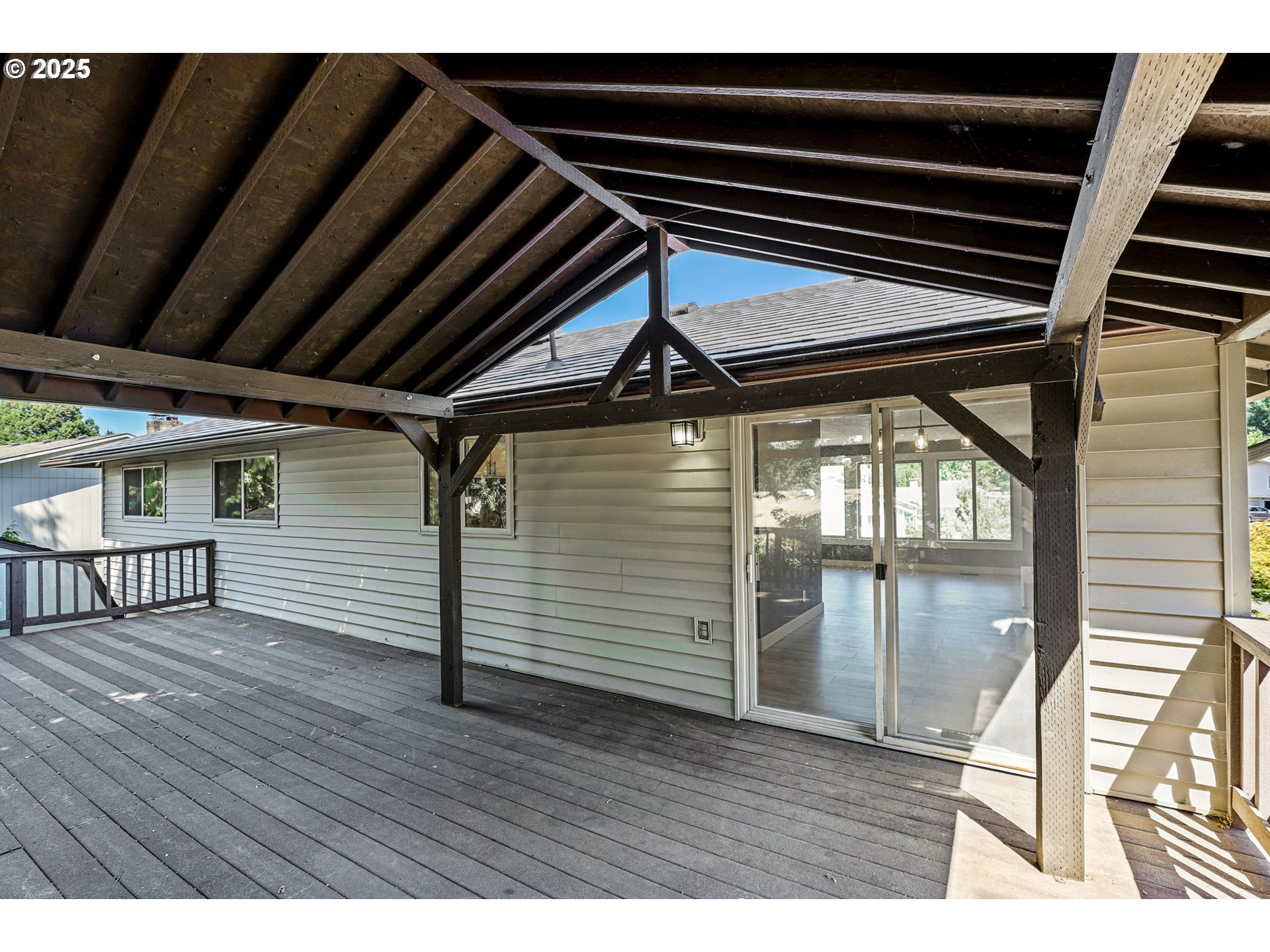 3820 Southwest 3rd Street Gresham, OR 97030 - Photo 42 of 48 Deck