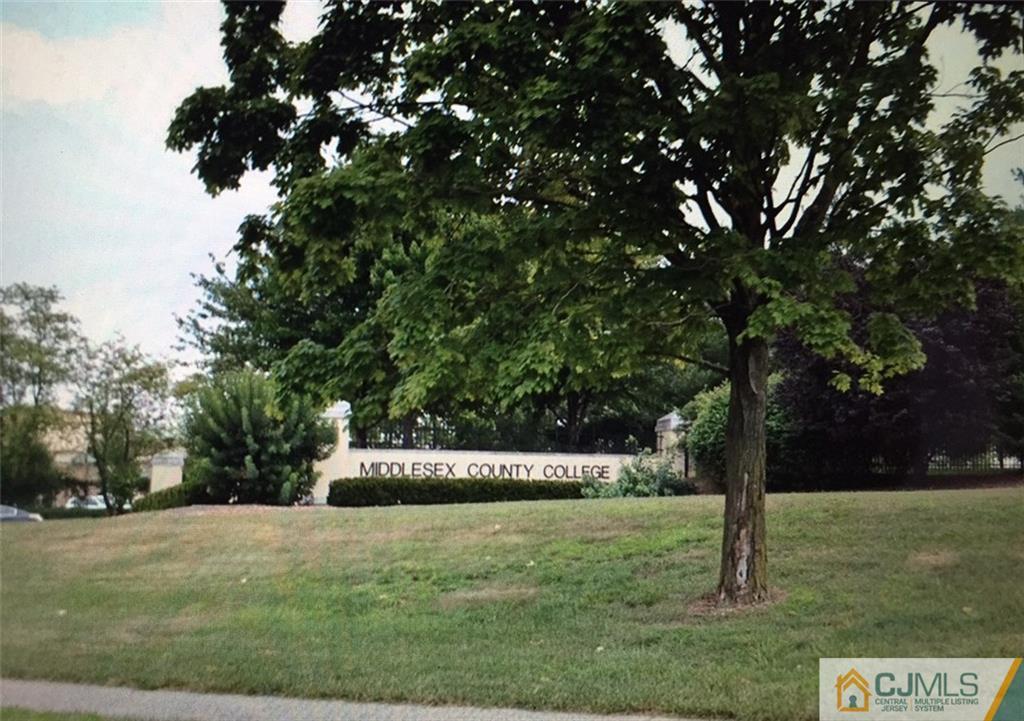 71 College Drive Edison, NJ 08817 - Photo 10 of 12