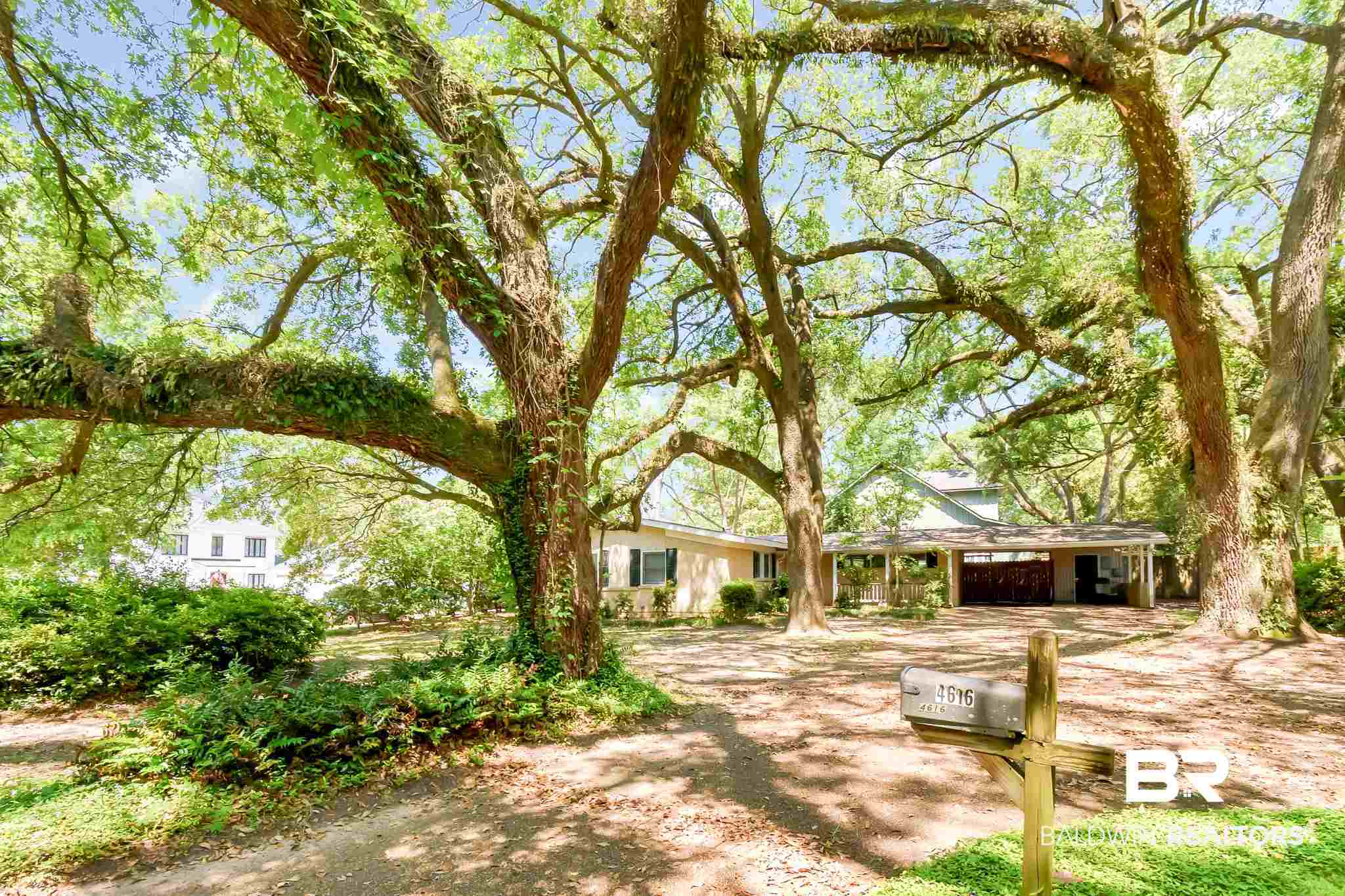 4616 Bit And Spur Road Mobile, AL 36608 - Photo 2 of 19
