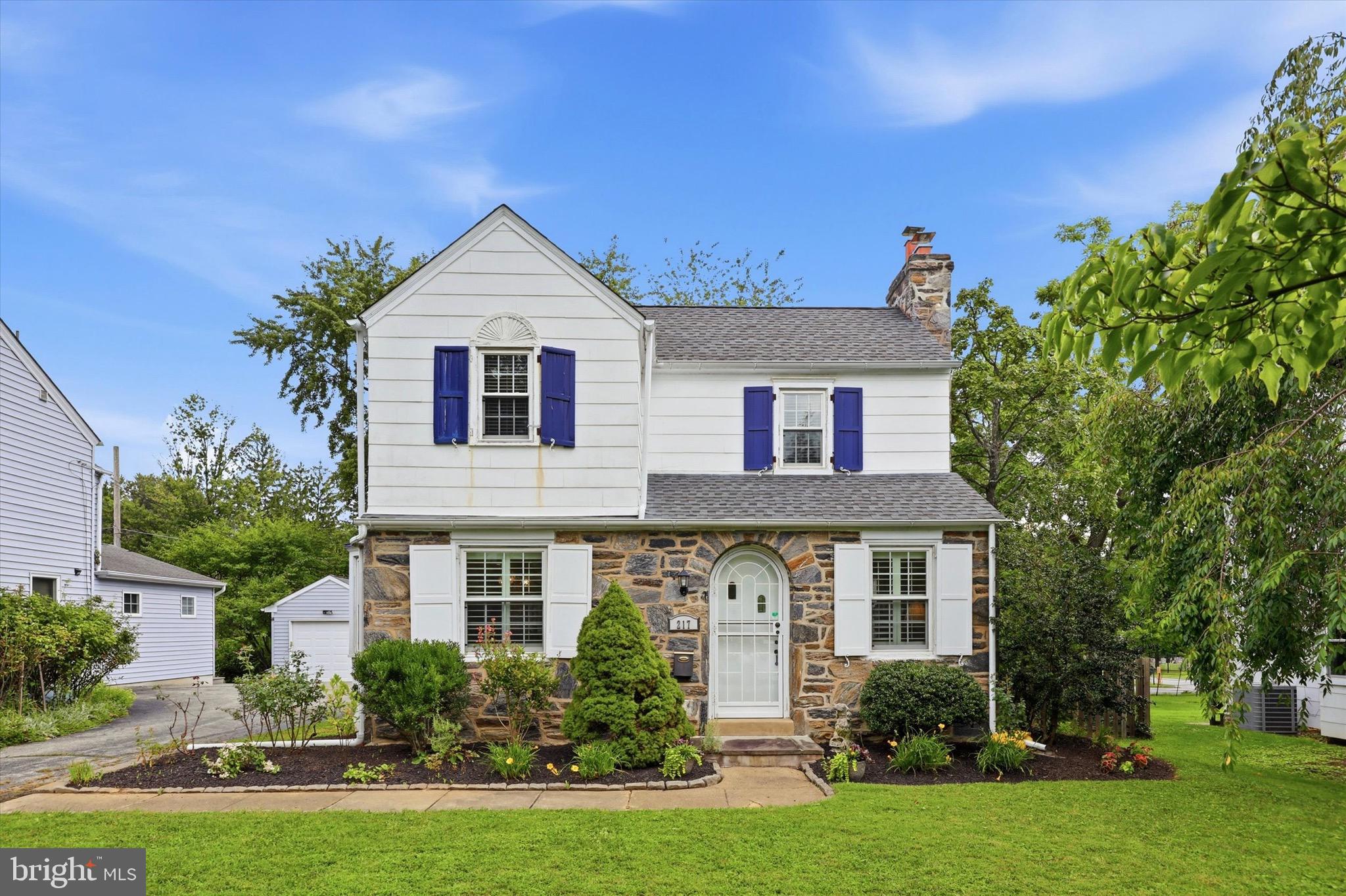 217 Williamsburg Road Ardmore, PA 19003 - Photo 2 of 26 Lovely Single Home