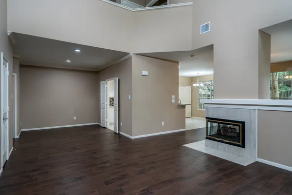 $2,500 | 66 Lakeridge Drive, The Woodlands, TX 77381