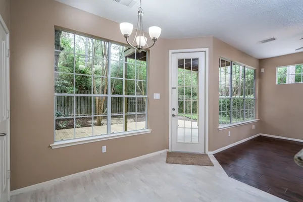 $2,500 | 66 Lakeridge Drive, The Woodlands, TX 77381