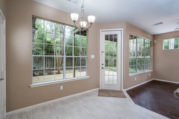 $2,500 | 66 Lakeridge Drive, The Woodlands, TX 77381