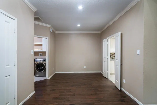 $2,500 | 66 Lakeridge Drive, The Woodlands, TX 77381