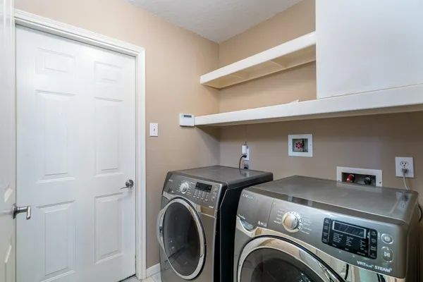 $2,500 | 66 Lakeridge Drive, The Woodlands, TX 77381