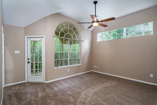 $2,500 | 66 Lakeridge Drive, The Woodlands, TX 77381