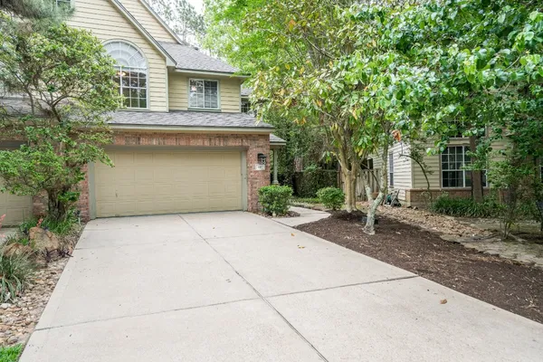 $2,500 | 66 Lakeridge Drive, The Woodlands, TX 77381