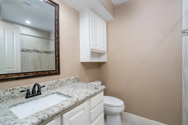 $2,500 | 66 Lakeridge Drive, The Woodlands, TX 77381