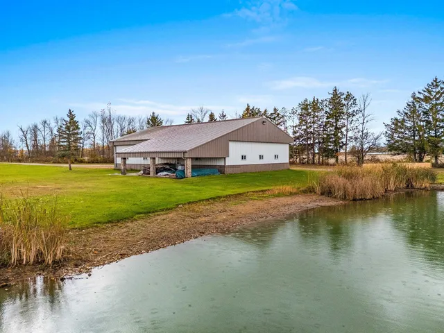 $894,900 | 5910 Old Highway, Green Bay, WI 54313