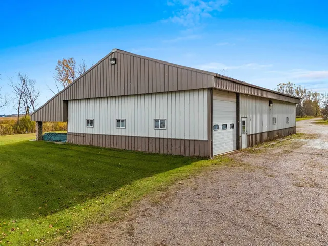 $894,900 | 5910 Old Highway, Green Bay, WI 54313