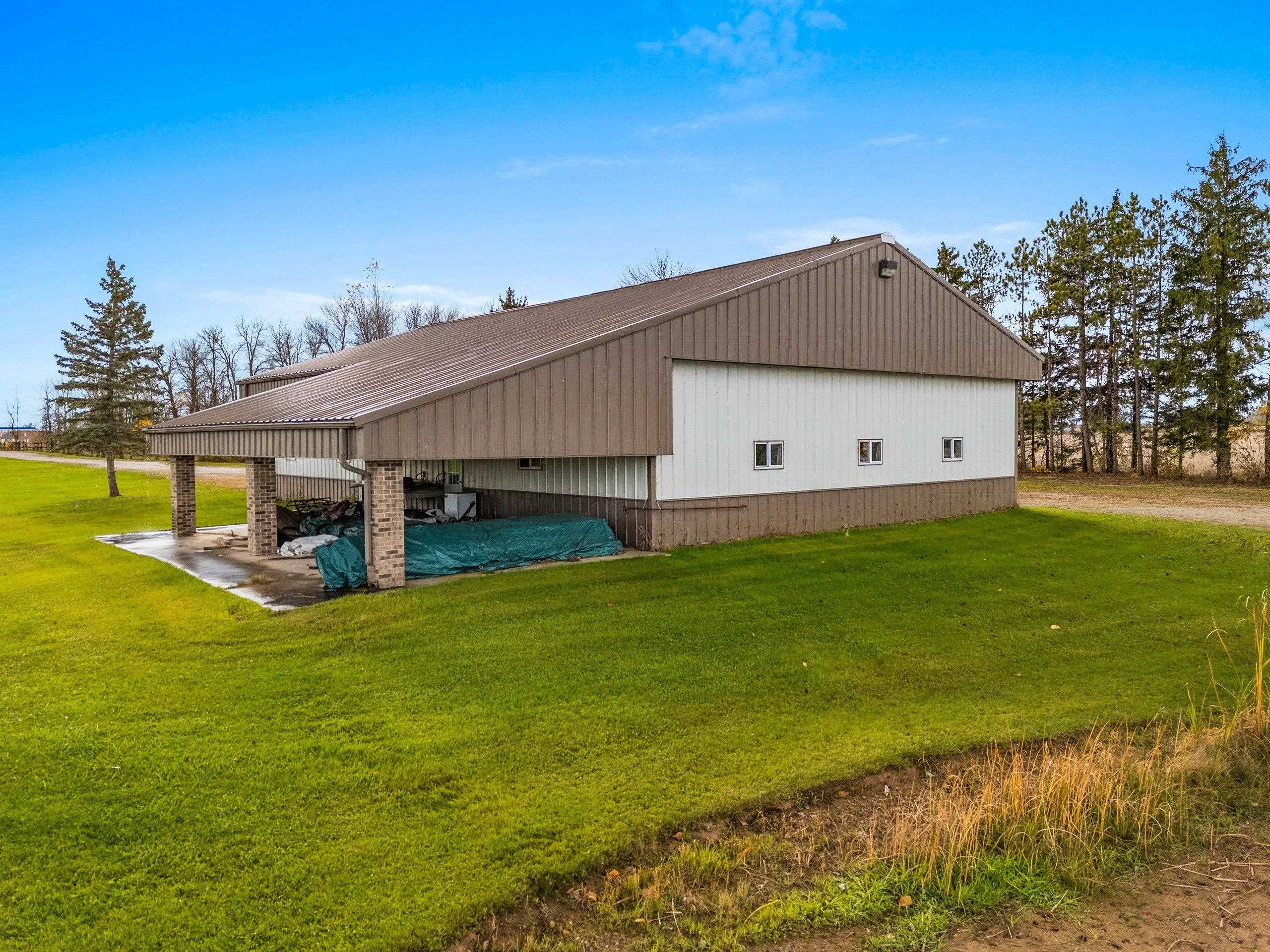 5910 Old Highway Green Bay, WI 54313 - Photo 3 of 15