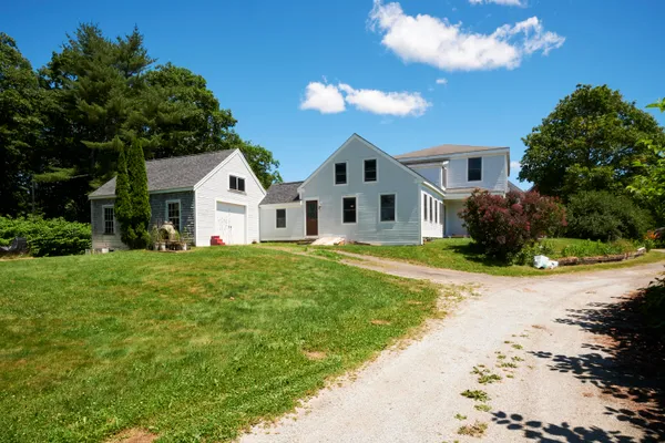 $875,000 | 627 Western Road, Warren, ME 04864