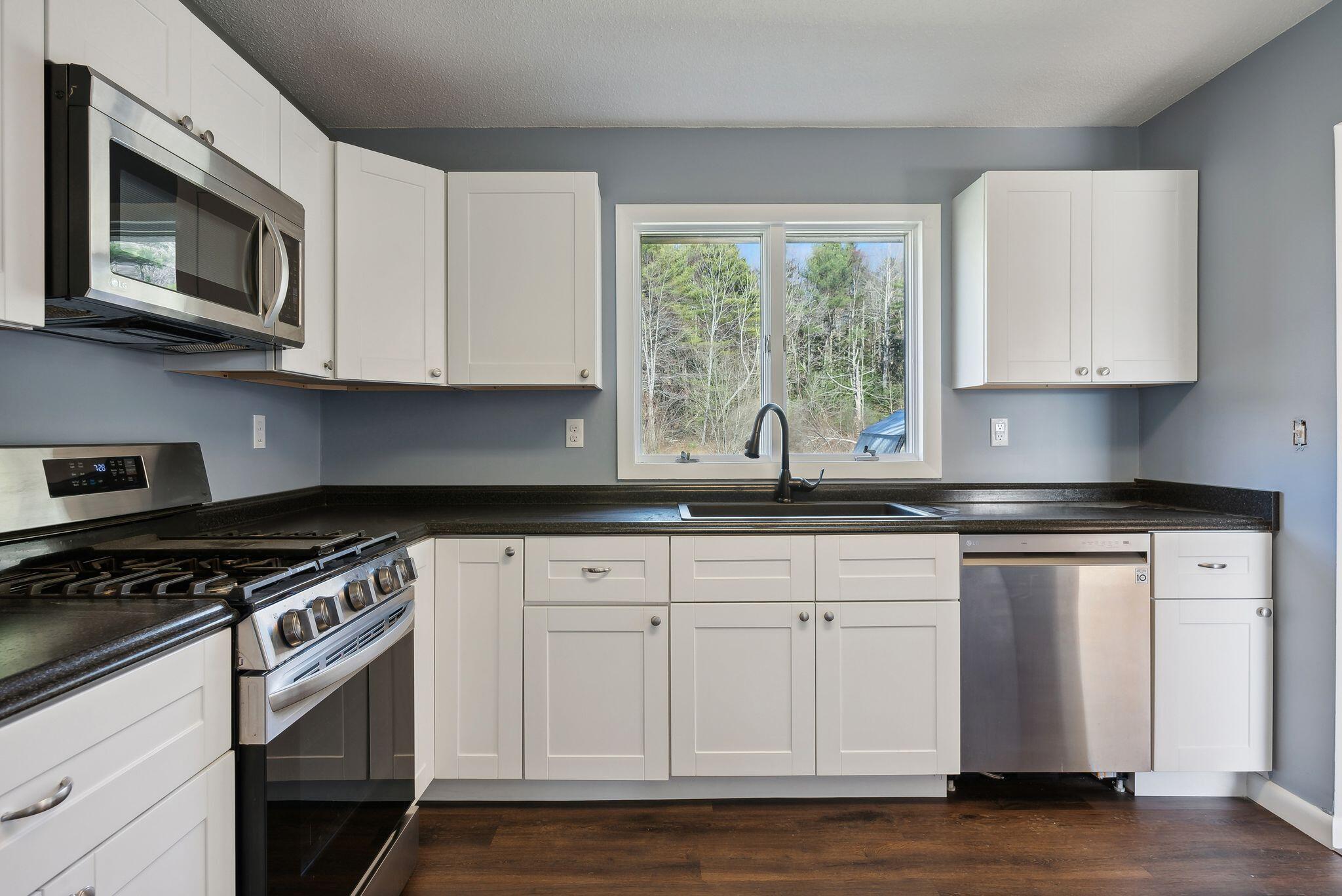 239 Casco Road Brunswick, ME 04011 - Photo 22 of 43 239 Casco Rd