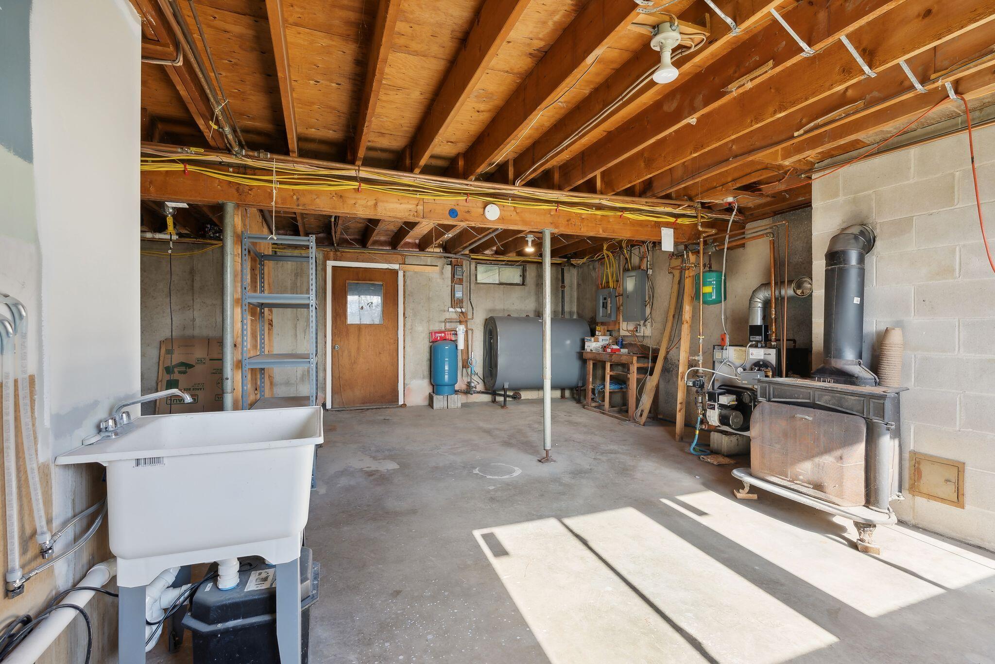 239 Casco Road Brunswick, ME 04011 - Photo 34 of 43 239 Casco Rd