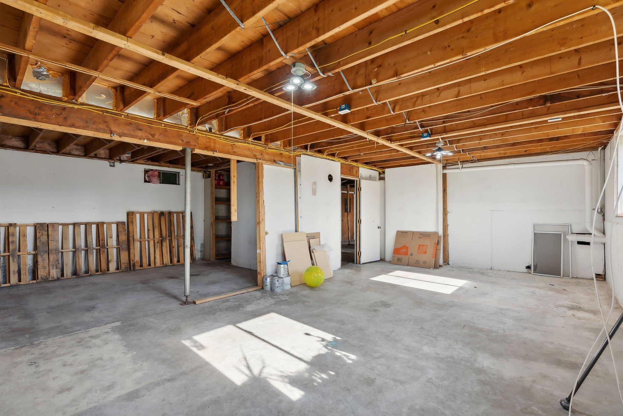 239 Casco Road Brunswick, ME 04011 - Photo 37 of 43 239 Casco Rd